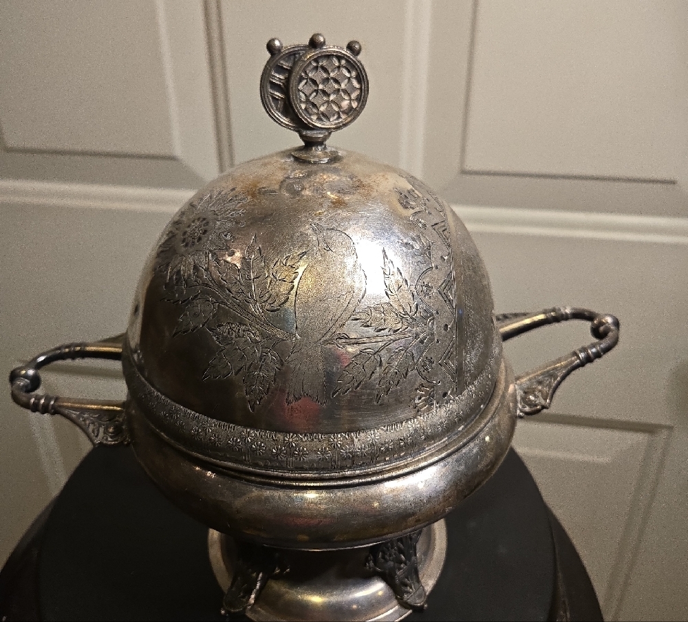 Ornate Meriden Quadruple Silver Plated Butter Dish W/ Lid Aesthetic Period - Picture 5 of 16